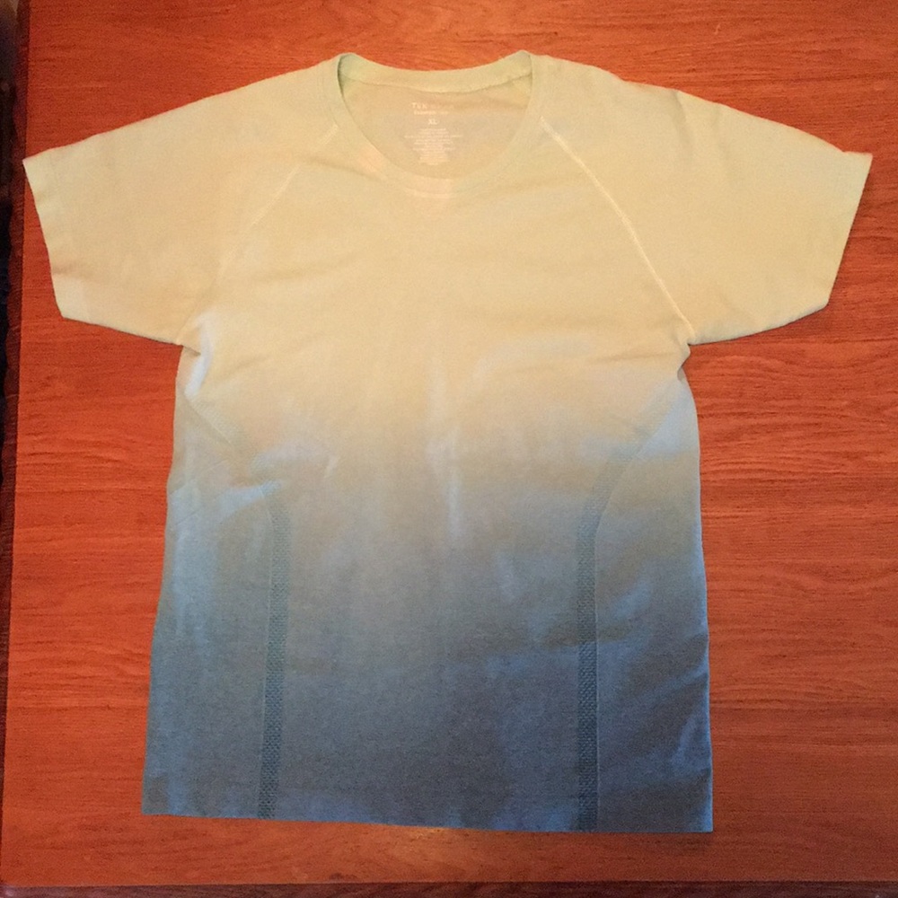 TEK GEAR (XL) essential gear gym/workout shirt.